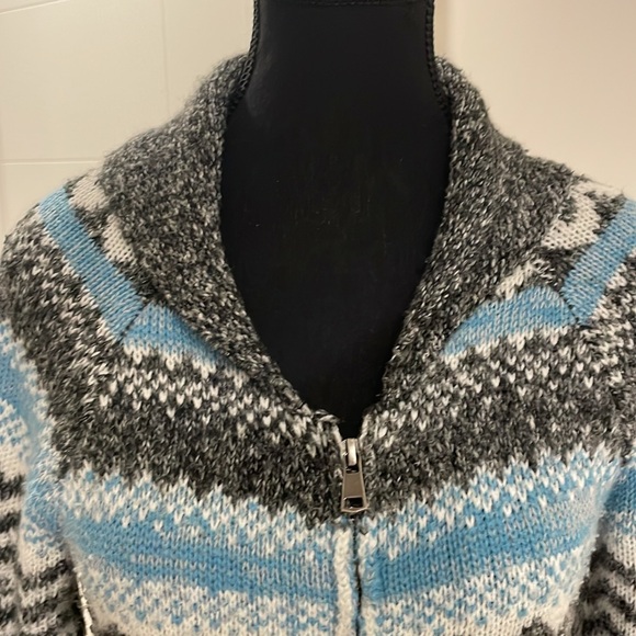 A classic from Ricki’s  long zippered sweater with collar. - Picture 2 of 8